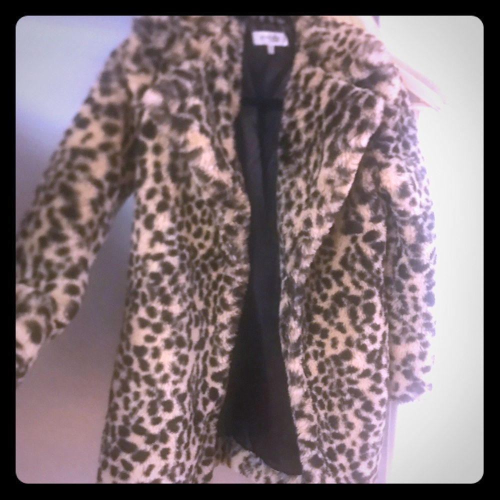 Charlotte Russe Faux Fur Leopard Coat (size XS)